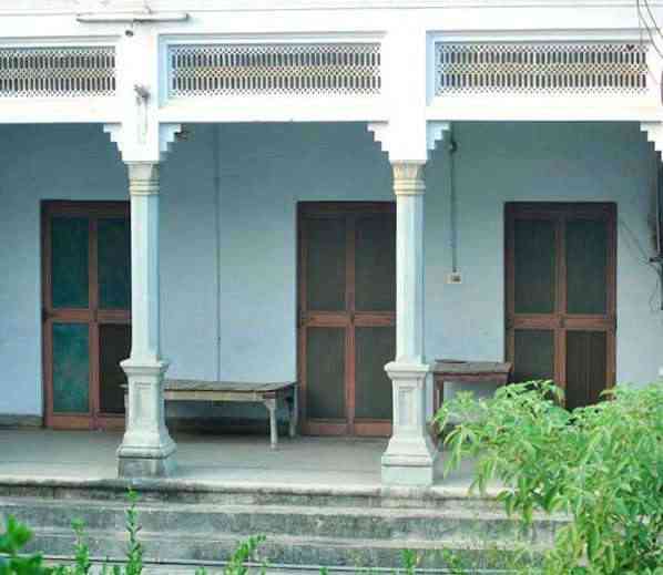 Amitabh bachchan house