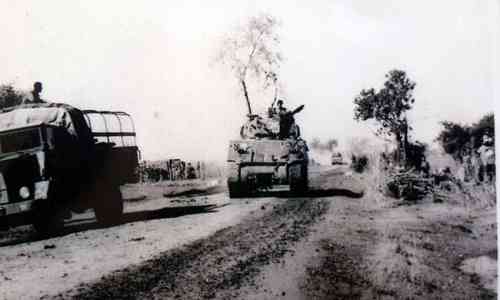 army rescues,Army,1965 Indo-Pak war,national bravery award,destroyed,Goosebumps,Lieutenant,bravery,