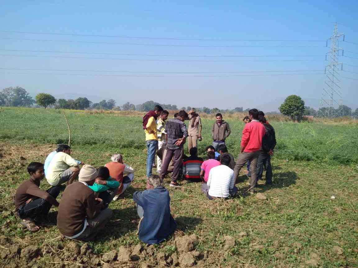 youth dragged out of home shot at twice in Satna Madhya Pradesh