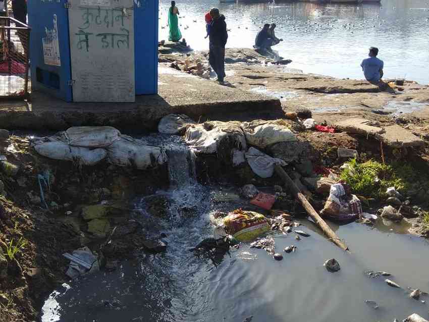 river pollution, river pollution effects, harmful effects of water pollution in points, horrible pics,holy narmada river hindi news, narmada pollution, water quality of narmada river, ganga pollution, ganges river pollution facts, most polluted river in the world, narmada devotee