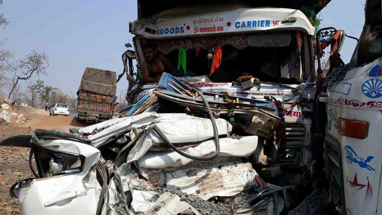 Big Accident in hoshangabad Madhya Pradesh India and latest news
