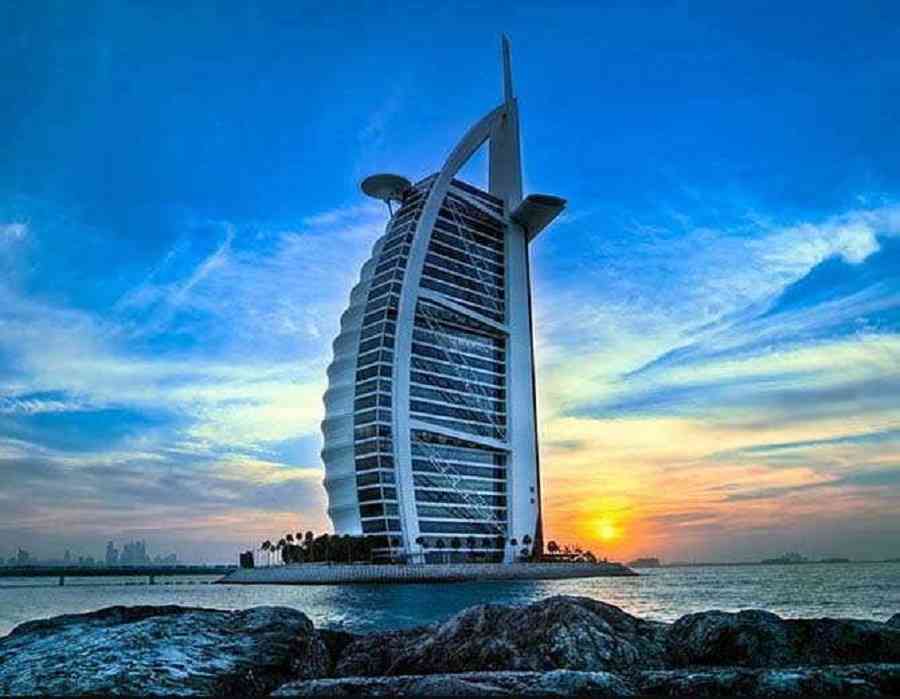 social media,viral,Dubai,luxury,hotel,Burj Khalifa,Luxury hotels,I pad,