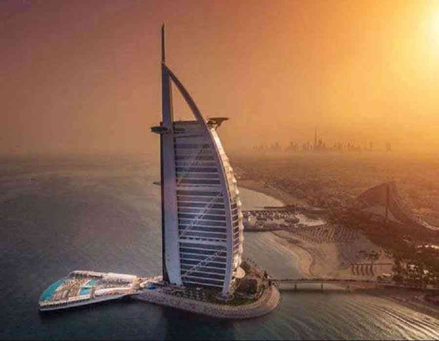 social media,viral,Dubai,luxury,hotel,Burj Khalifa,Luxury hotels,I pad,