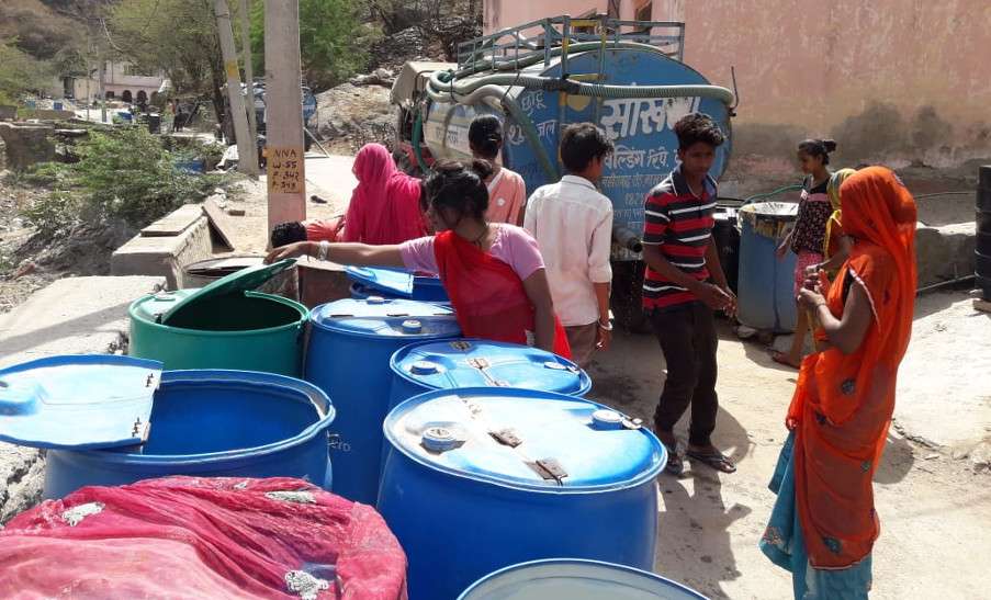someone lock water tanks that's why people facing water supply problem