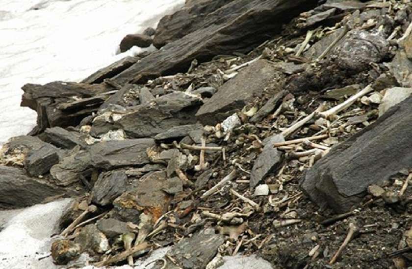 mystery of skeleton lake roopkund india