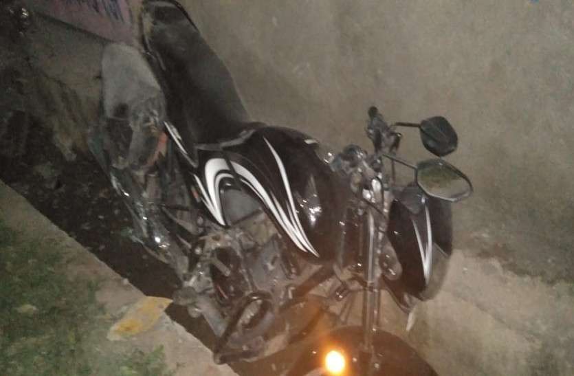 Breaking News : भाजपा नेता के पुत्र ने आधी रात कार से बाइक चालक को ठोका, एक गंभीर