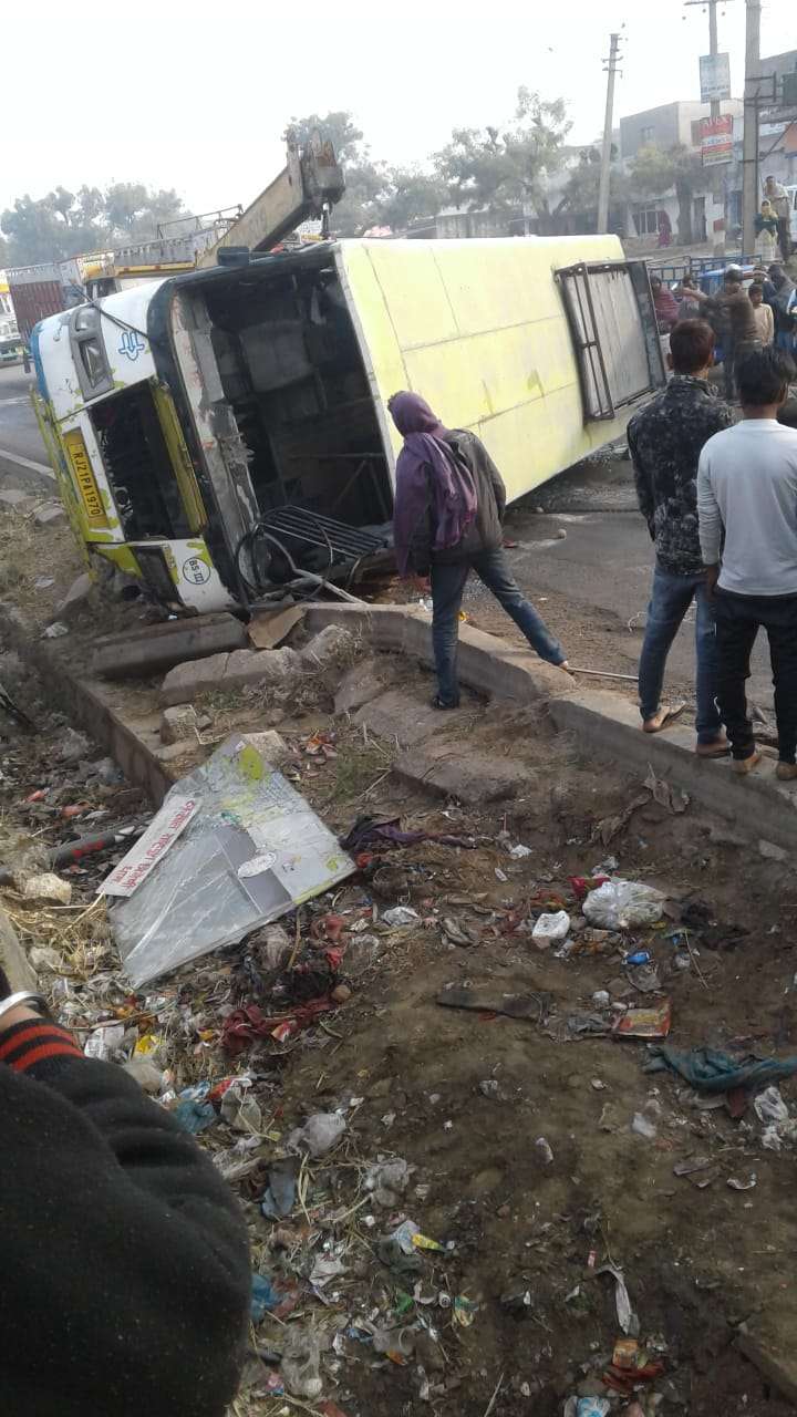 Accident in jaipur delhi highway
