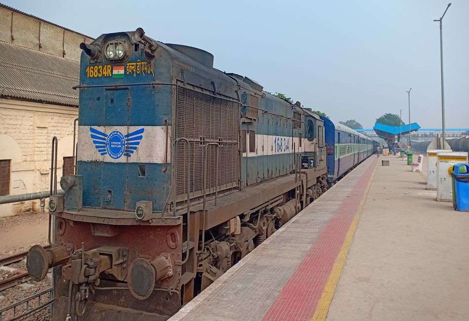 अलवर-बांदीकुई रेल मार्ग का दोहरीकरण : कुछ ट्रेनें रद्द तो कुछ के रूट डायवर्ट