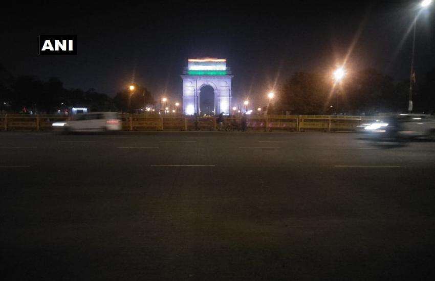 गणतंत्र दिवस: राजपथ पर दिखा मनमोहक तस्वीरें, लेजर लाइट से इमारतों को किया गया रोशन