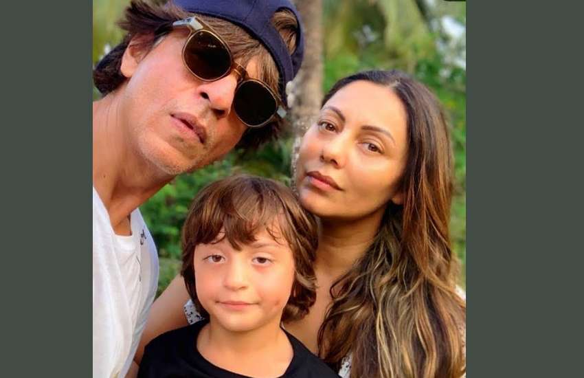shahrukh-khan-holiday-with-family-in-maldives-videos-and-photos