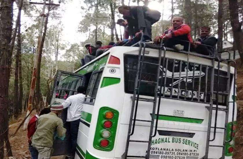 Private bus in Himachal