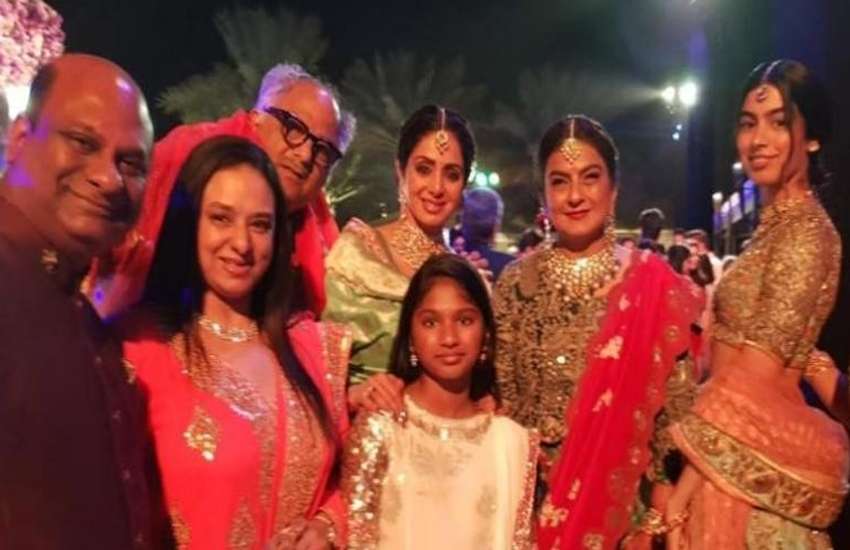 Sridevi with family 