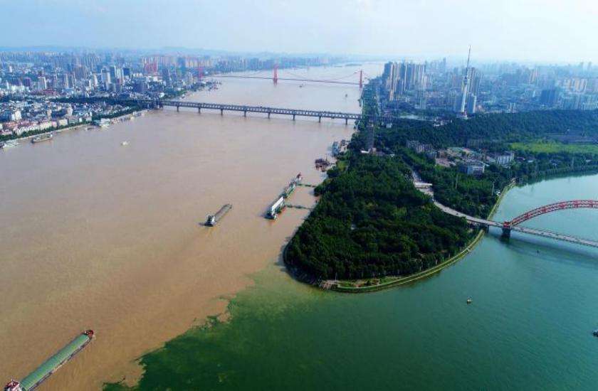 Confluence of Yangtze and Jiangxing Rivers