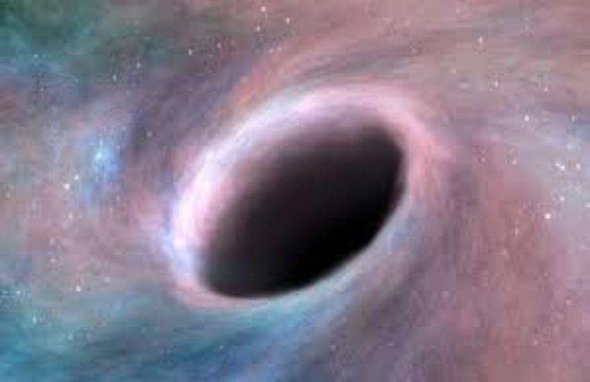 Black hole की पुख्ता तस्वीरे आई सामने, वैज्ञानिक क्षेत्र में मानी जा रही है सफलता