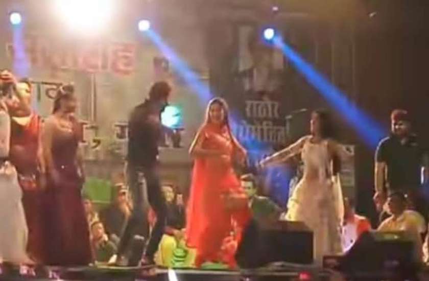 haryanvi-dancer-sapna-choudhary-khesari-lal-stage-show-video