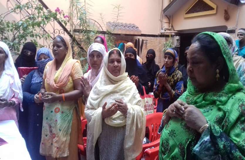 celebration of BJP's victory before Eid,Gifts given to Muslim women