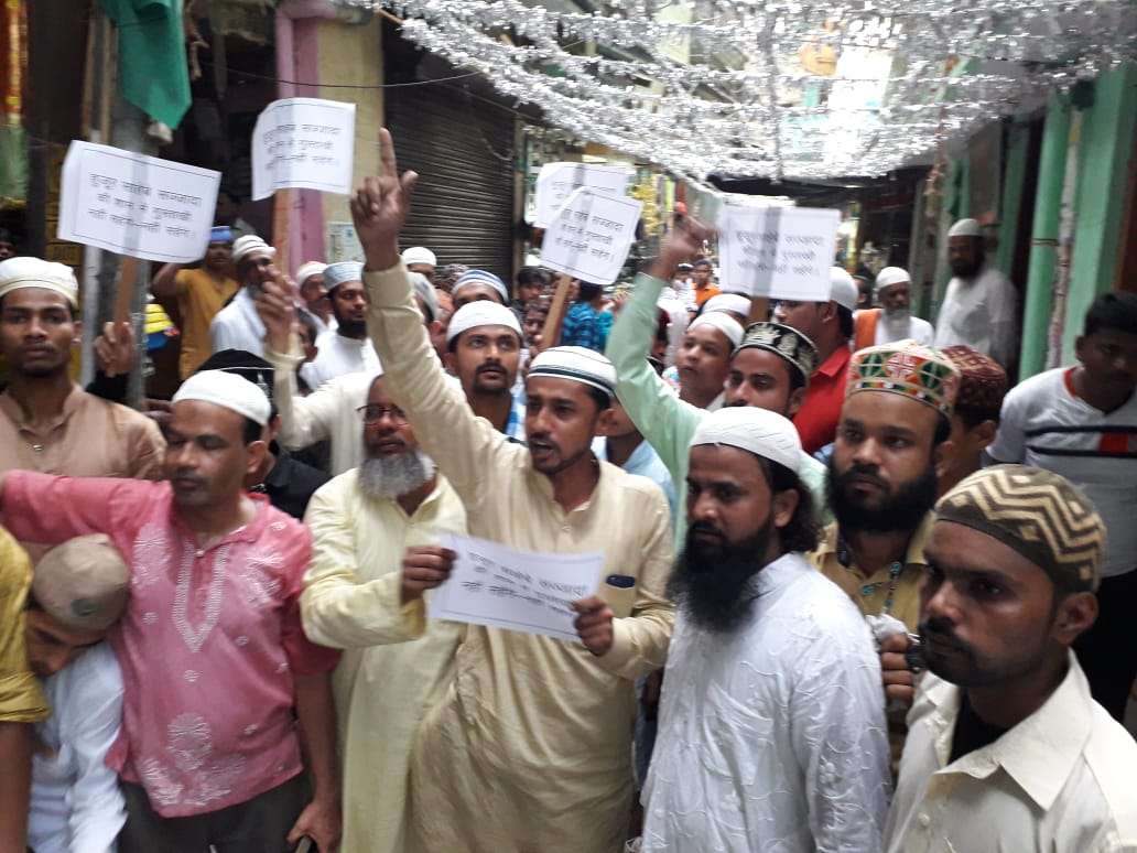 Controversy in Ala Hazrat family,Followers arrived dargah ala hazrat