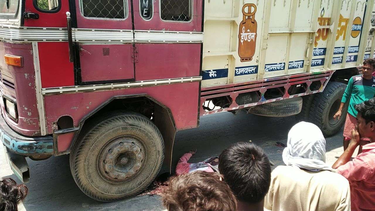 Road accident in Up 