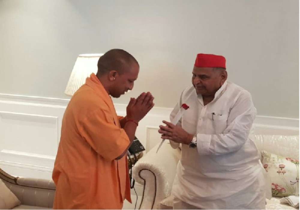 CM Yogi Adityanath meeting with Mulayam 