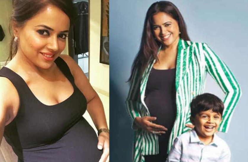 sameera-reddy-new-photo-reply-to-those-who-trolls-for-pregnanent-belly