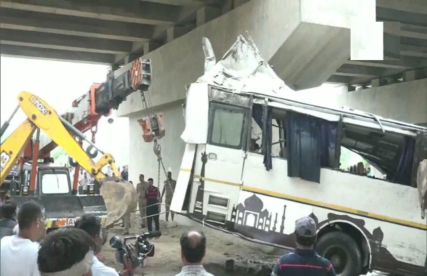 Delhi Agra Yamuna Expressway Accident