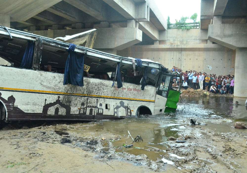 Agra Bus accident 