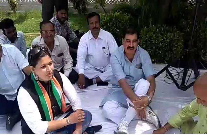 Rajasthan Congress On Protest After Priyanka Gandhi Arrest