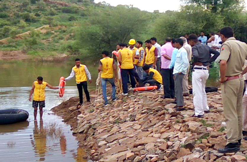 Old Man Drown in Dam in Khandela Sikar : जिले के खंडेला थाना इलाके में लुहारवास के पास अरावली की तलहटियों में बने सुंगावाला बांध में डूबे बुजुर्ग को 20 घंटे बाद नहीं निकाला जा सका।