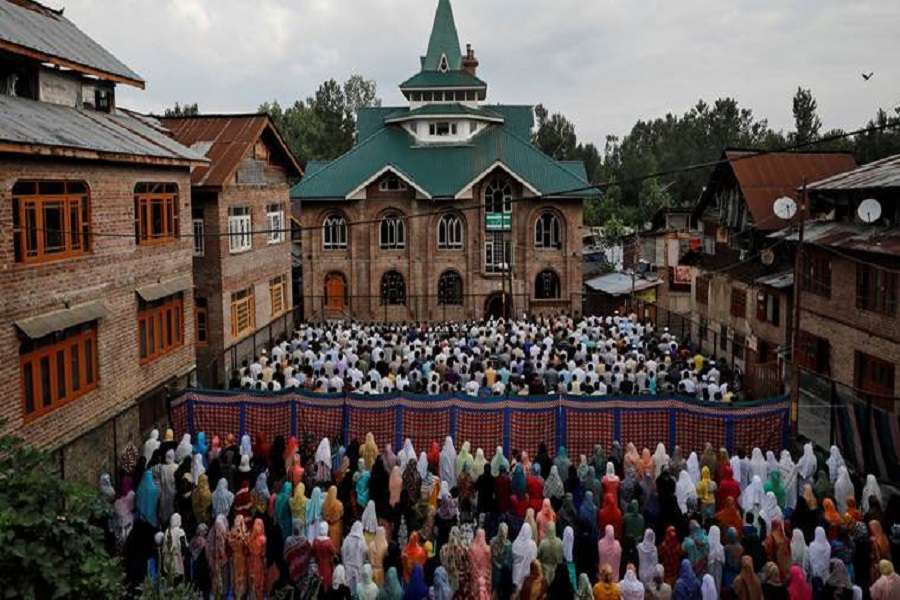 Leaders of Kashmir do not celebrate Eid properly