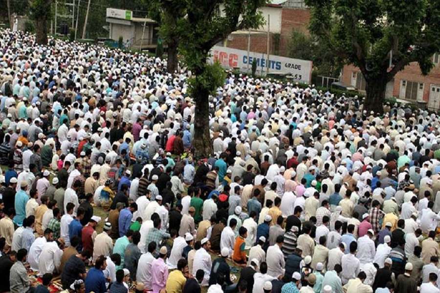 Leaders of Kashmir do not celebrate Eid properly