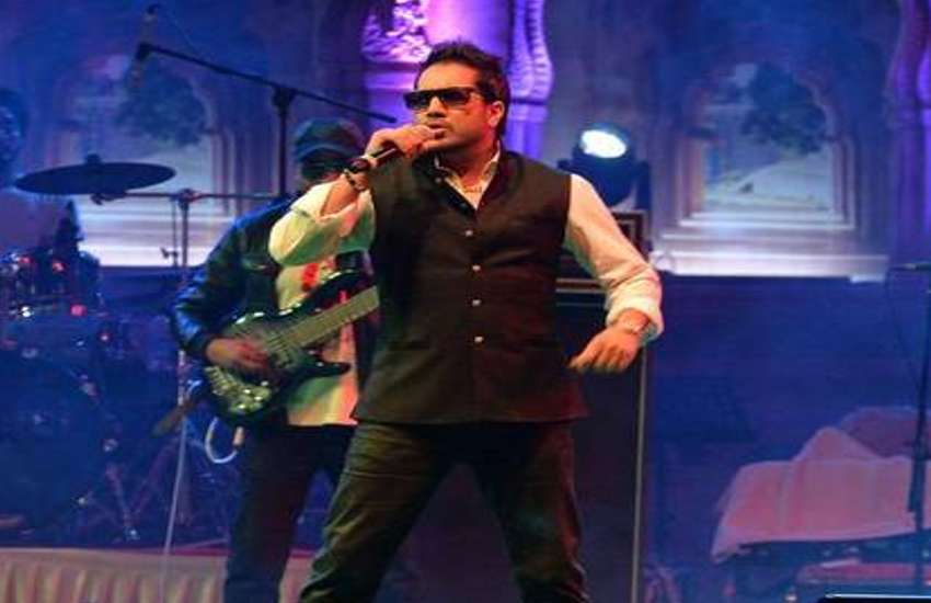 mika-singh-got-ban-in-india-boycott-visit-pakistan-for-an-event