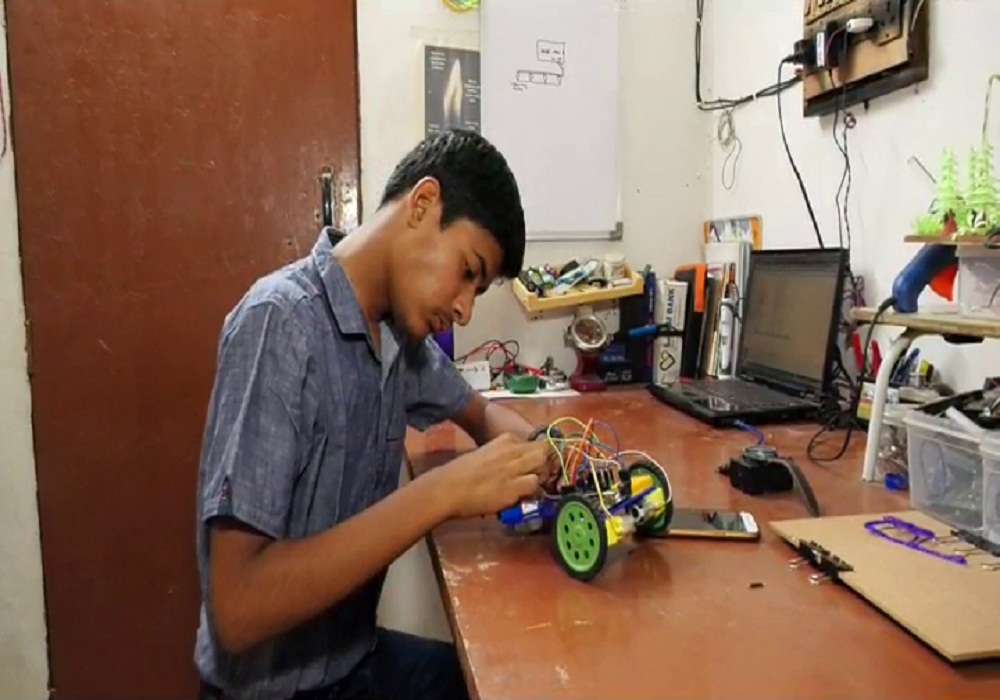 This gadget will help in trouble, 11th student invented