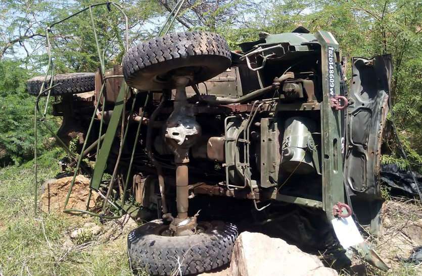 बुरी खबर : बाड़मेर में 100 फीट गहरी खाई में गिरा भारतीय वायु सेना का ट्रक, तीन जवानों की मौत