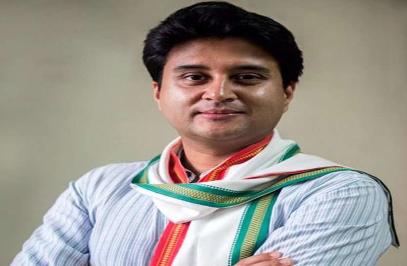 Jyotiraditya Scindia fray to become state president in mp 