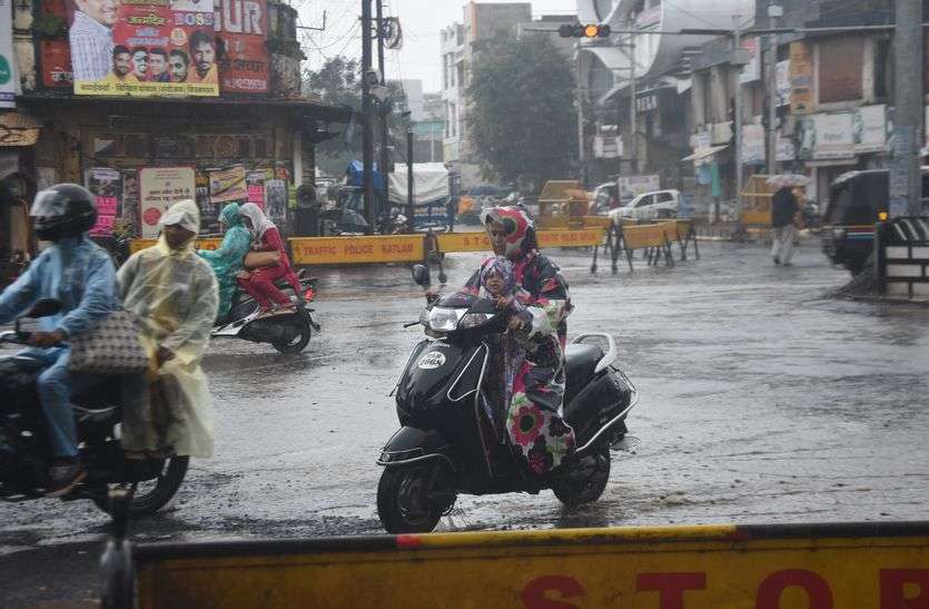 18 deaths due to rain in MP's Ratlam, loss of 90 lakh