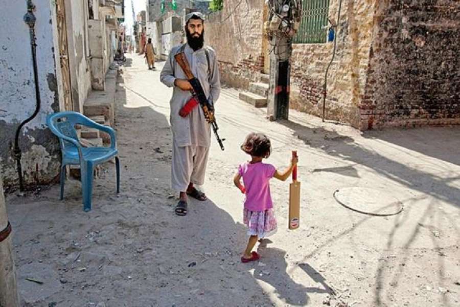 सावधान! मासूम बच्चों को जेहादी बना रहा पाकिस्तान