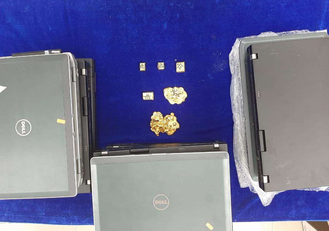 Gold seized at Chenai Airport: Chennai Airport, Gold Smuggling, Custom