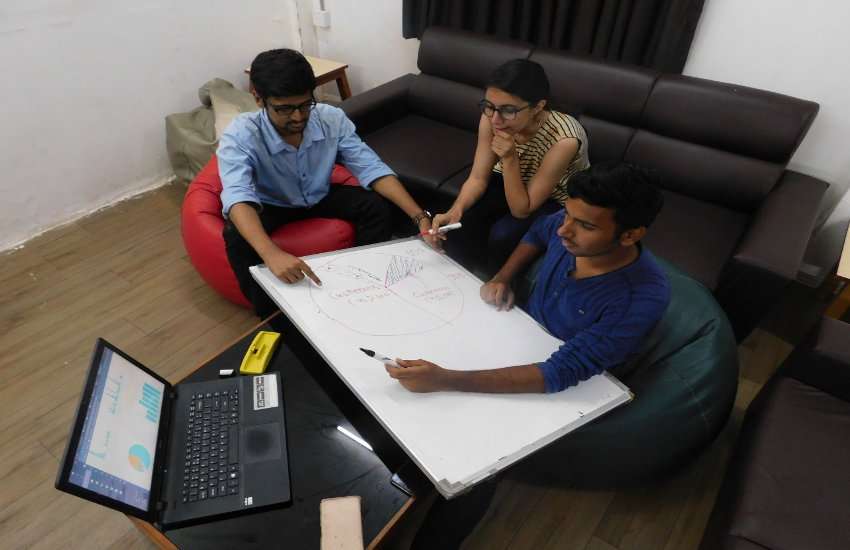 Ahmedabad news: startup अब सोसायटी के किराणा स्टोर वाले के भी बहुरेंगे दिन