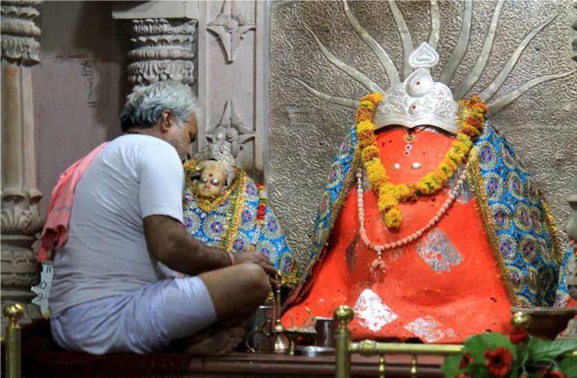 नवरात्रि: हर दुःख को दूर करती हैं ये देवी मां! न्याय के लिए विराजी हैं 1000 फीट ऊंचे पर्वत पर...