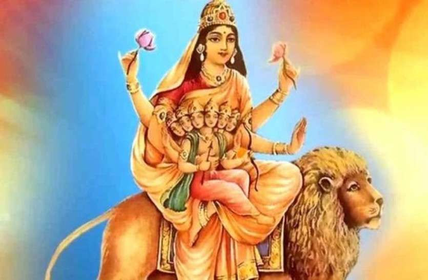 Navratri 2019: संतान के सुख के लिए पंचमी के दिन करें मां स्कंदमाता की पूजा