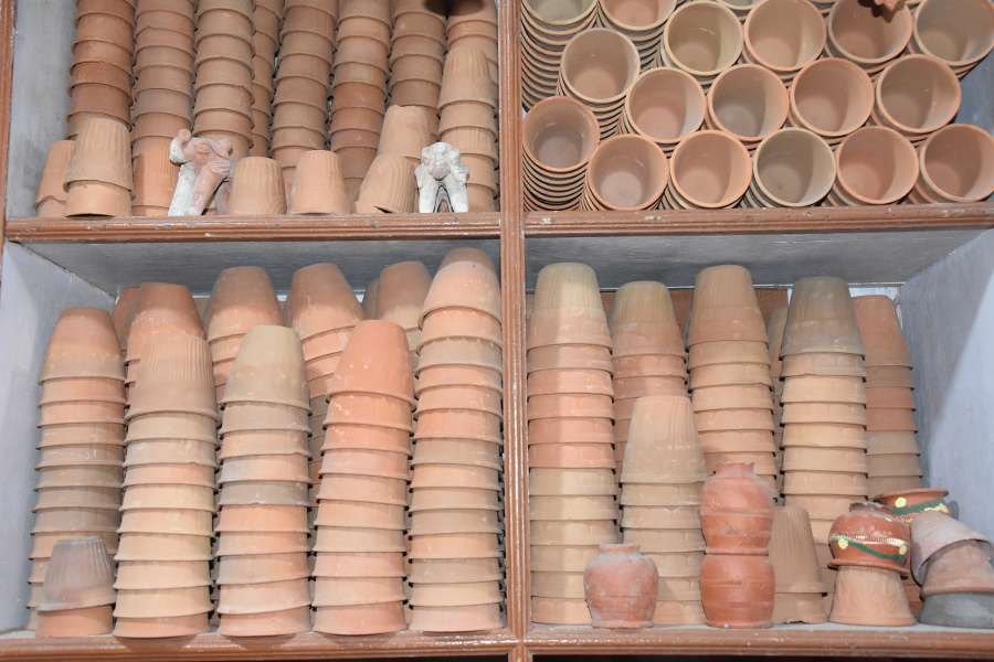 mud utensils are in demand after plastic ban in india