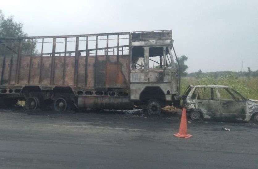 राजस्थान में यहां भीषण टक्कर के बाद कार व शराब से भरे ट्रक में लगी आग, हाइवे पर उठती रहीं लपटें