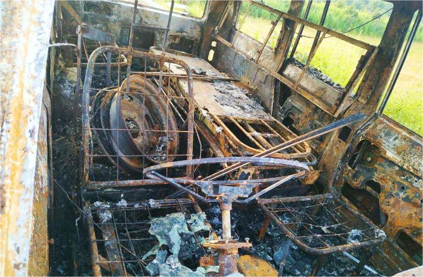 janani express fire: 108 ambulance ashes on fire in panna district