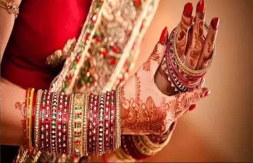 Karwa chauth 2019: husband with 3 wives fasting together