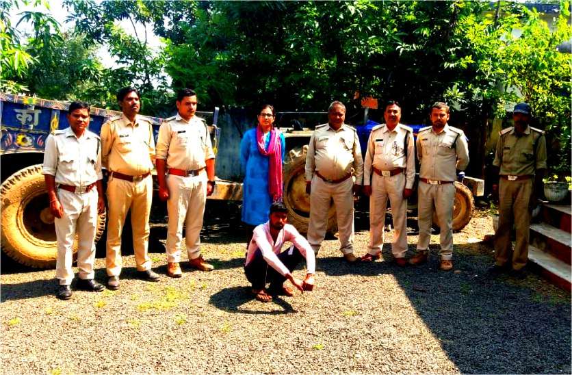 Sand Mining: interesting story of dabang Lady officer in shahdol