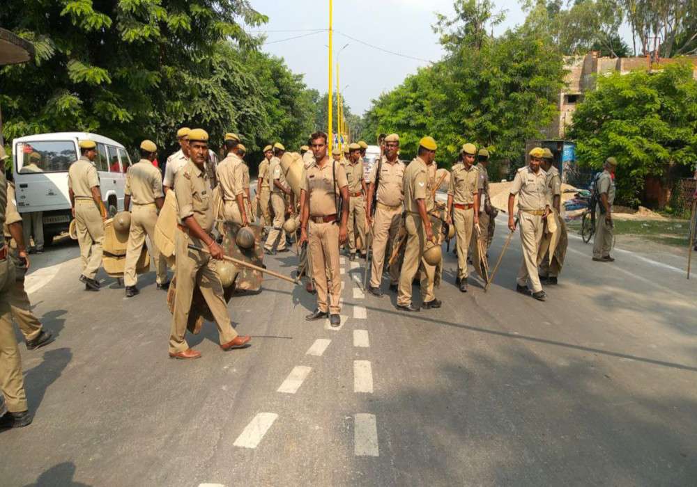 यूपी में पुलिस-प्रशासनिक अफसरों की नवंबर तक सभी छुट्टियां रद्द, अयोध्या में और बढ़ी सुरक्षा-व्यवस्था