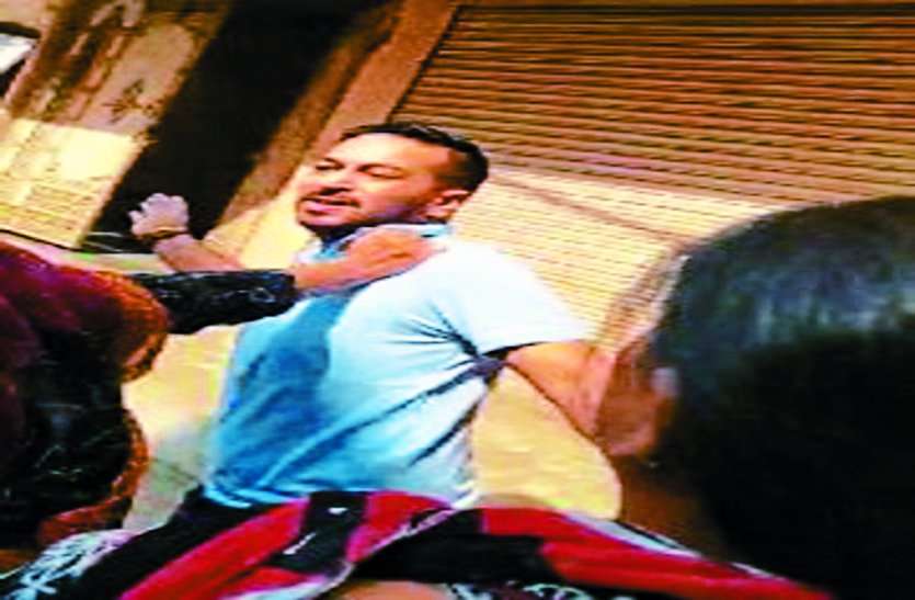 man beaten neighbor dog in gwalior