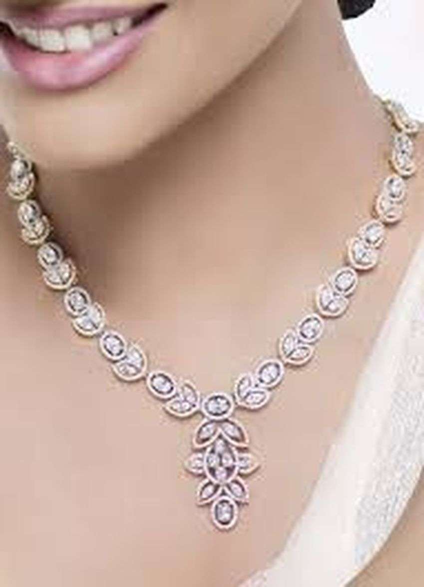 DIAMOND NEWS-तैयार हीरों में से फ्लोरोसन्स नहीं निकालने का फैसला