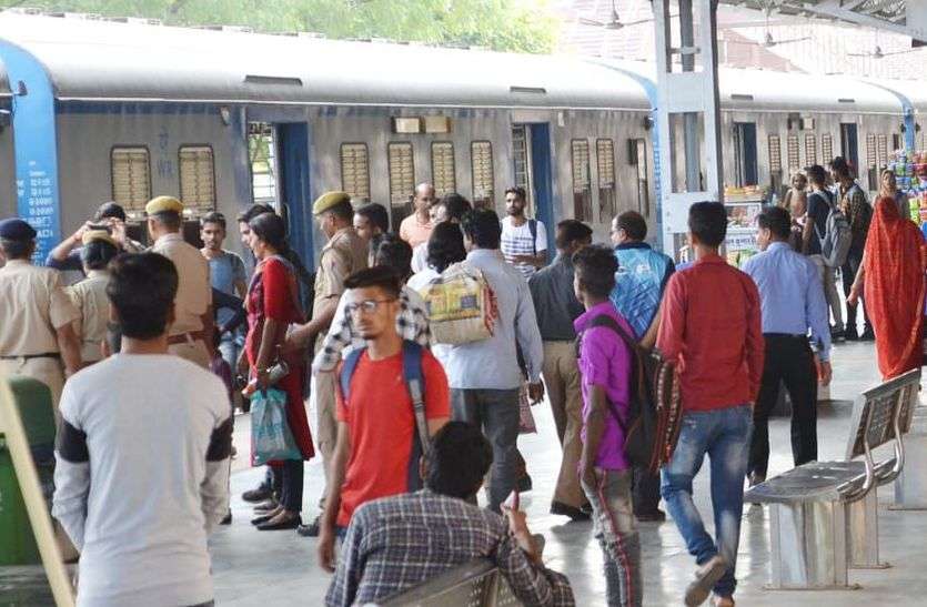 95 की स्पीड से जयपुर से सीकर पहुंची 'सपनों की ट्रेन', पहले दिन इतने यात्रियों ने किया सफर