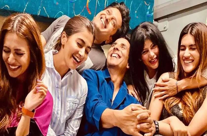 'Housefull 4' Public reaction: सिनेमाघरों से बाहर आते ही 'हाउसफुल 4' को लेकर दर्शकों ने दिए ऐसे- ऐसे रिव्यू